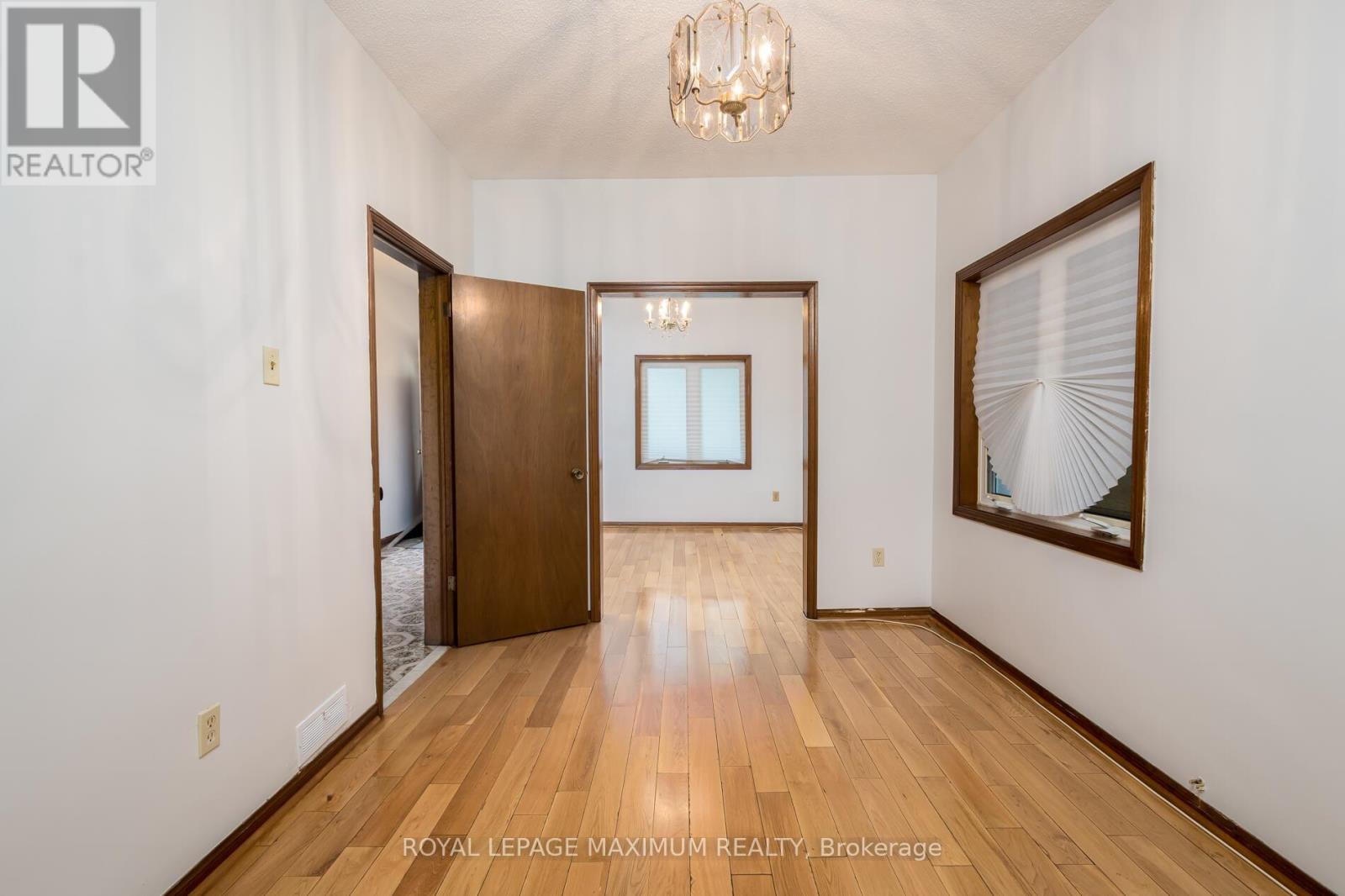 












161 CALEDONIA ROAD

,
Toronto,




Ontario
M6E4S8

