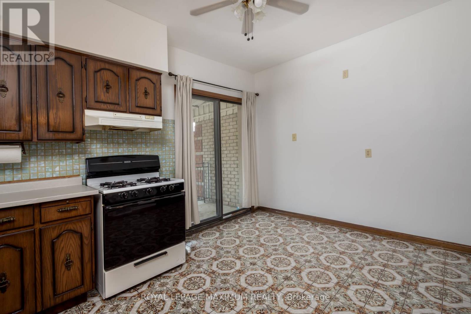 












161 CALEDONIA ROAD

,
Toronto,




Ontario
M6E4S8

