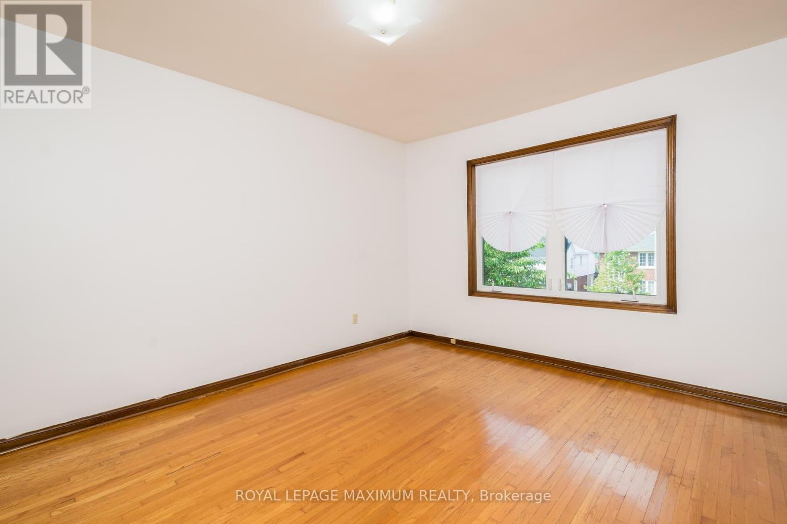 












161 CALEDONIA ROAD

,
Toronto,




Ontario
M6E4S8

