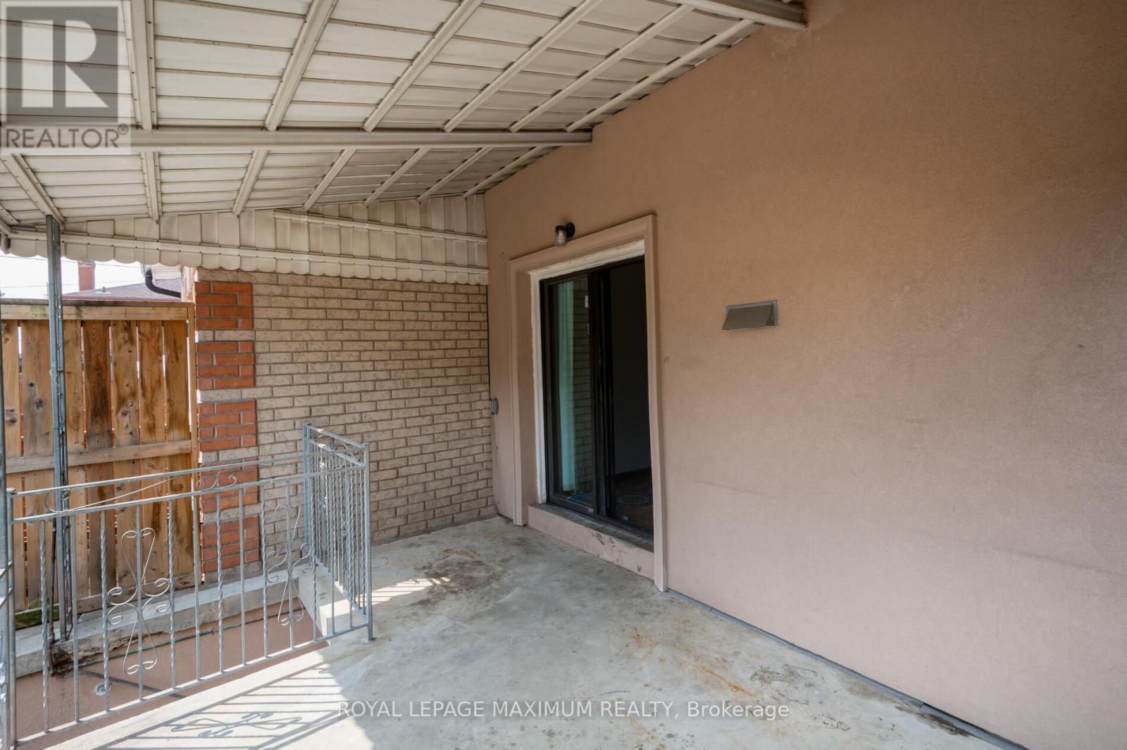 












161 CALEDONIA ROAD

,
Toronto,




Ontario
M6E4S8

