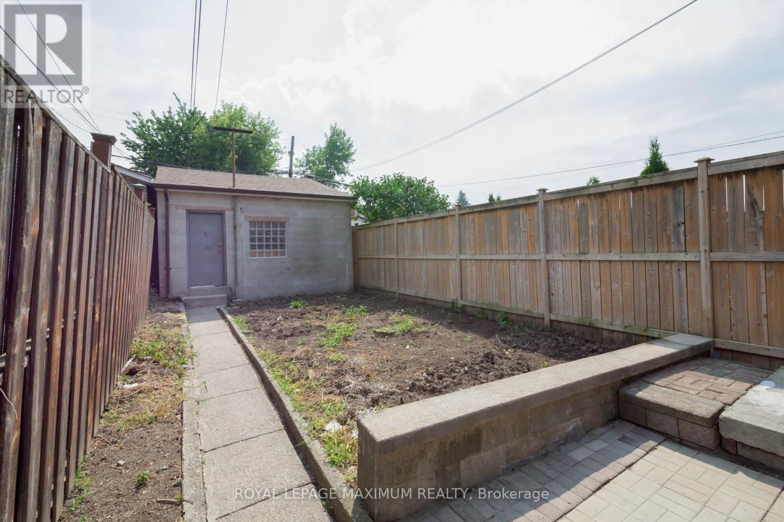












161 CALEDONIA ROAD

,
Toronto,




Ontario
M6E4S8

