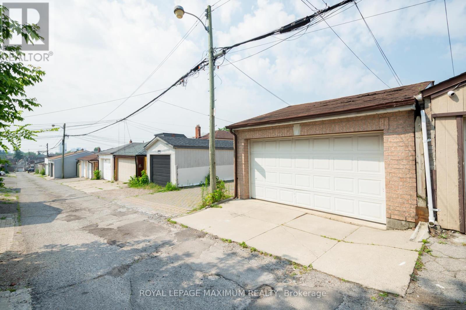 












161 CALEDONIA ROAD

,
Toronto,




Ontario
M6E4S8

