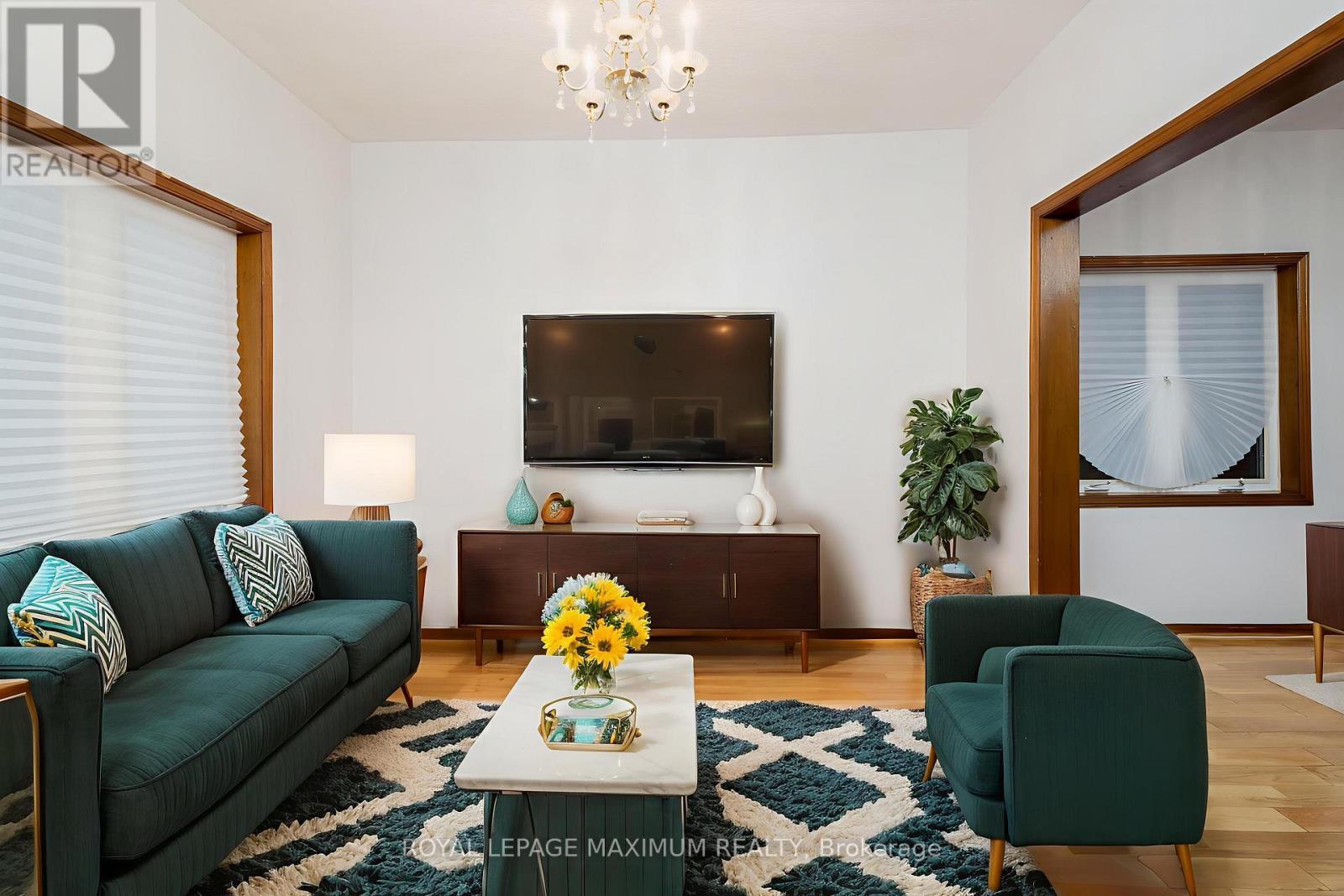 












161 CALEDONIA ROAD

,
Toronto,




Ontario
M6E4S8

