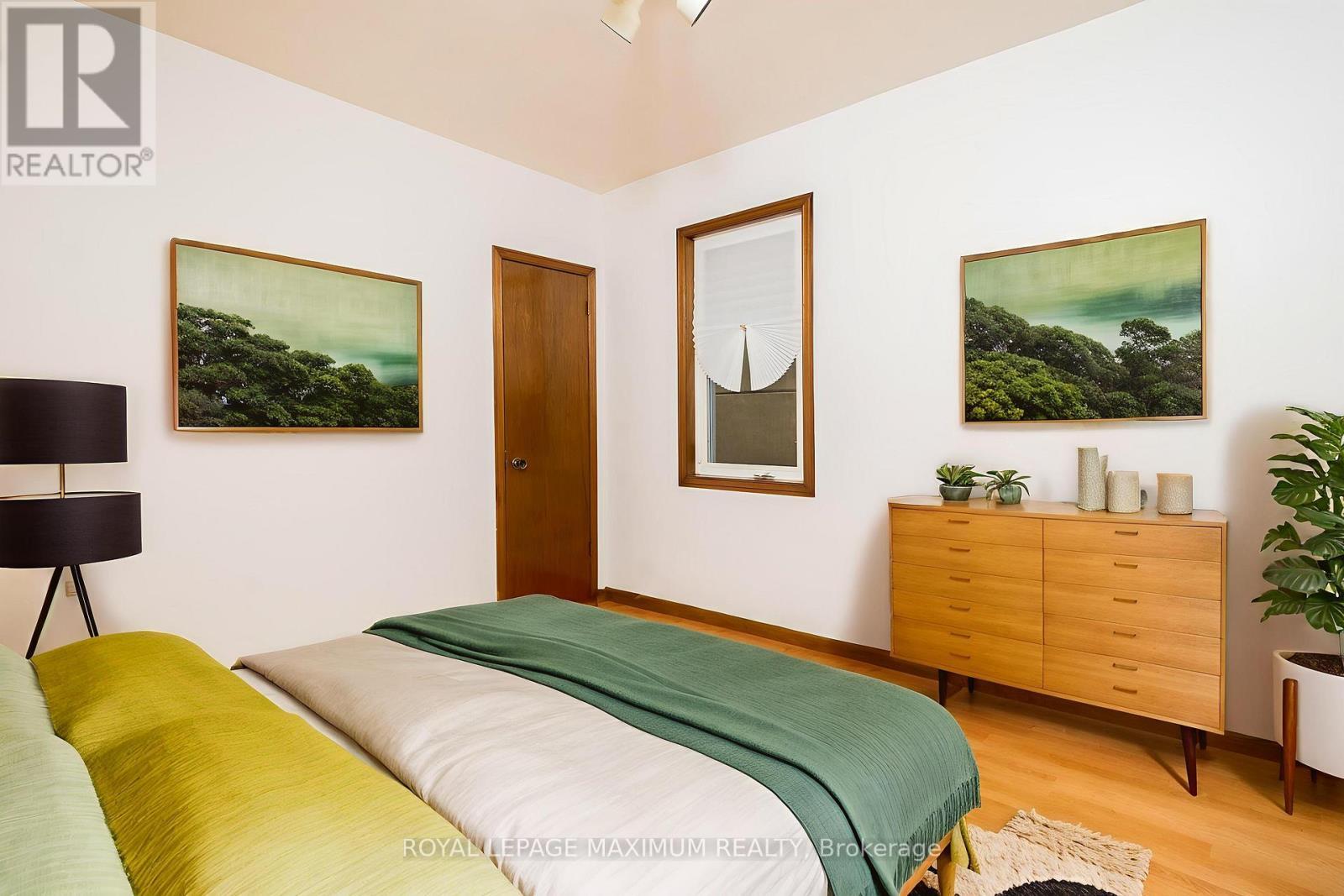 












161 CALEDONIA ROAD

,
Toronto,




Ontario
M6E4S8


