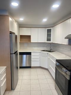 









33


Harbour

Square, 3234,
Toronto,




ON
M5J 2G2

