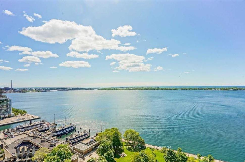 









33


Harbour

Square, 3234,
Toronto,




ON
M5J 2G2

