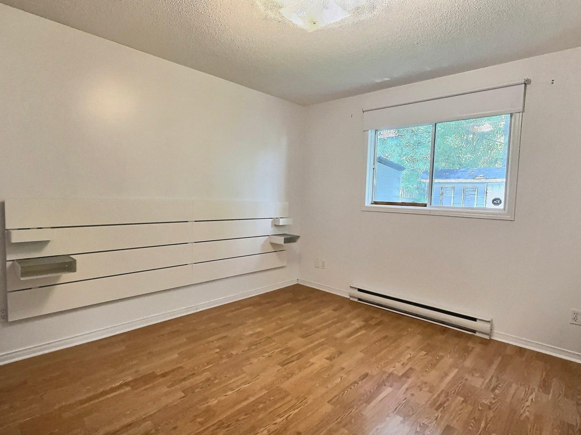 









22


Rue Demontigny

,
Gatineau (Hull),




QC
J8Y4L3

