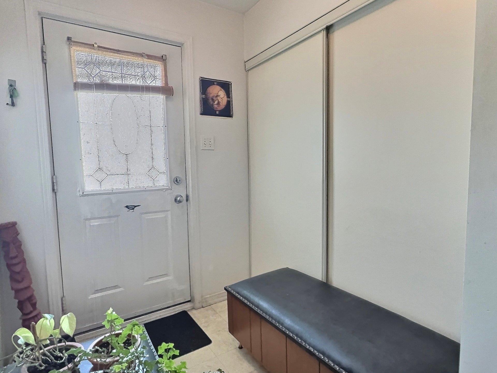 









22


Rue Demontigny

,
Gatineau (Hull),




QC
J8Y4L3

