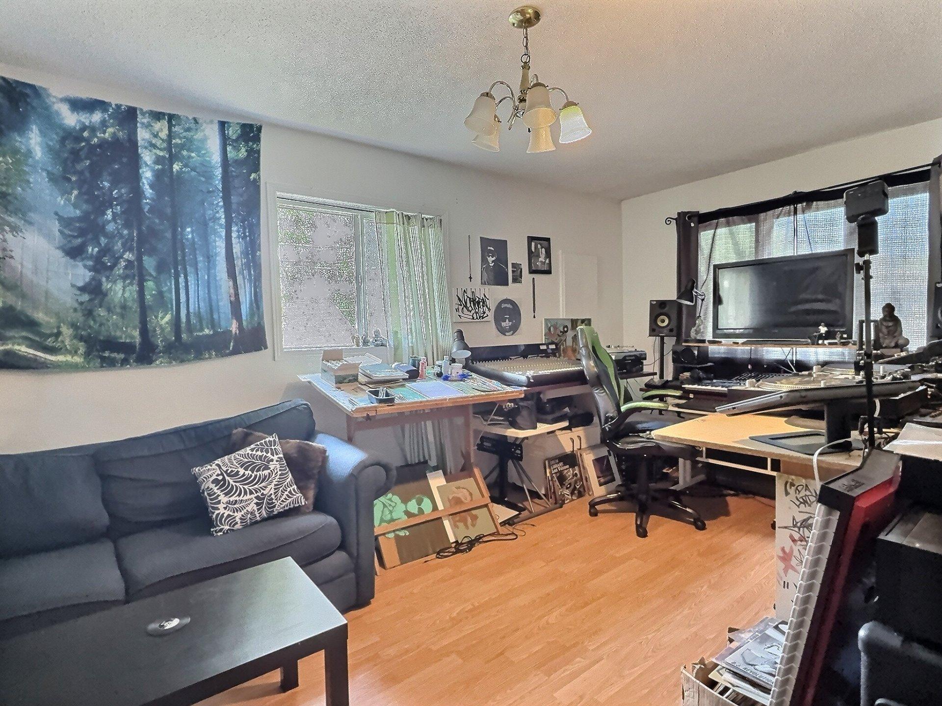 









22


Rue Demontigny

,
Gatineau (Hull),




QC
J8Y4L3

