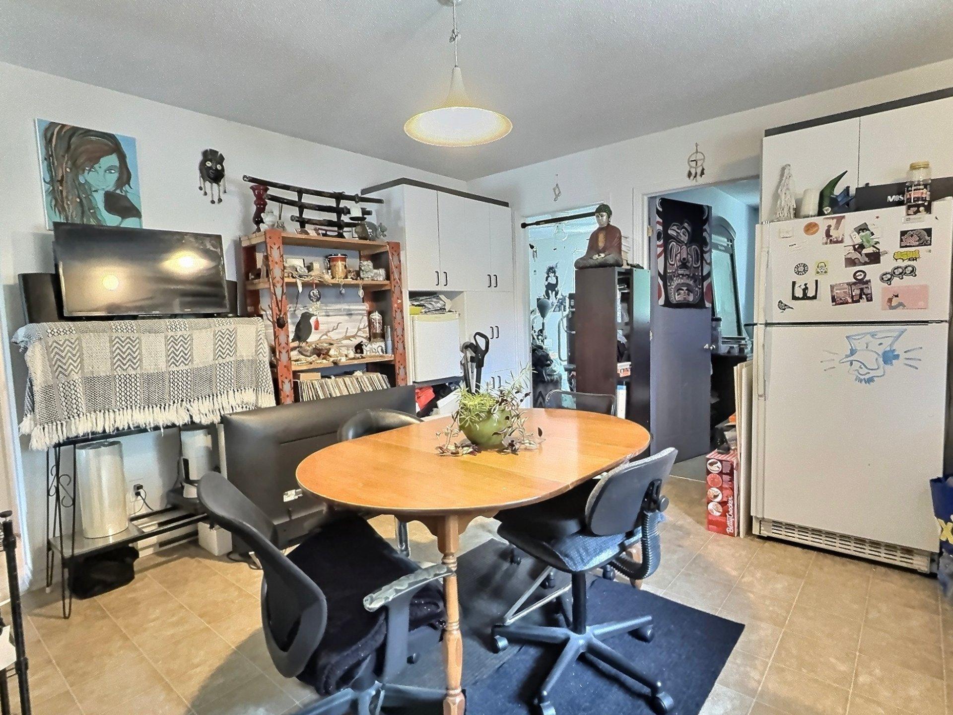 









22


Rue Demontigny

,
Gatineau (Hull),




QC
J8Y4L3

