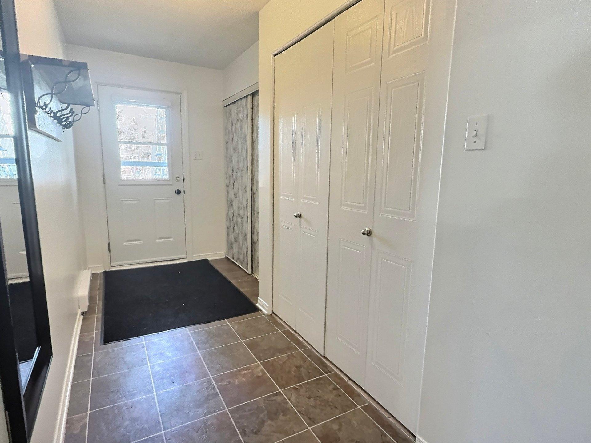 









22


Rue Demontigny

,
Gatineau (Hull),




QC
J8Y4L3

