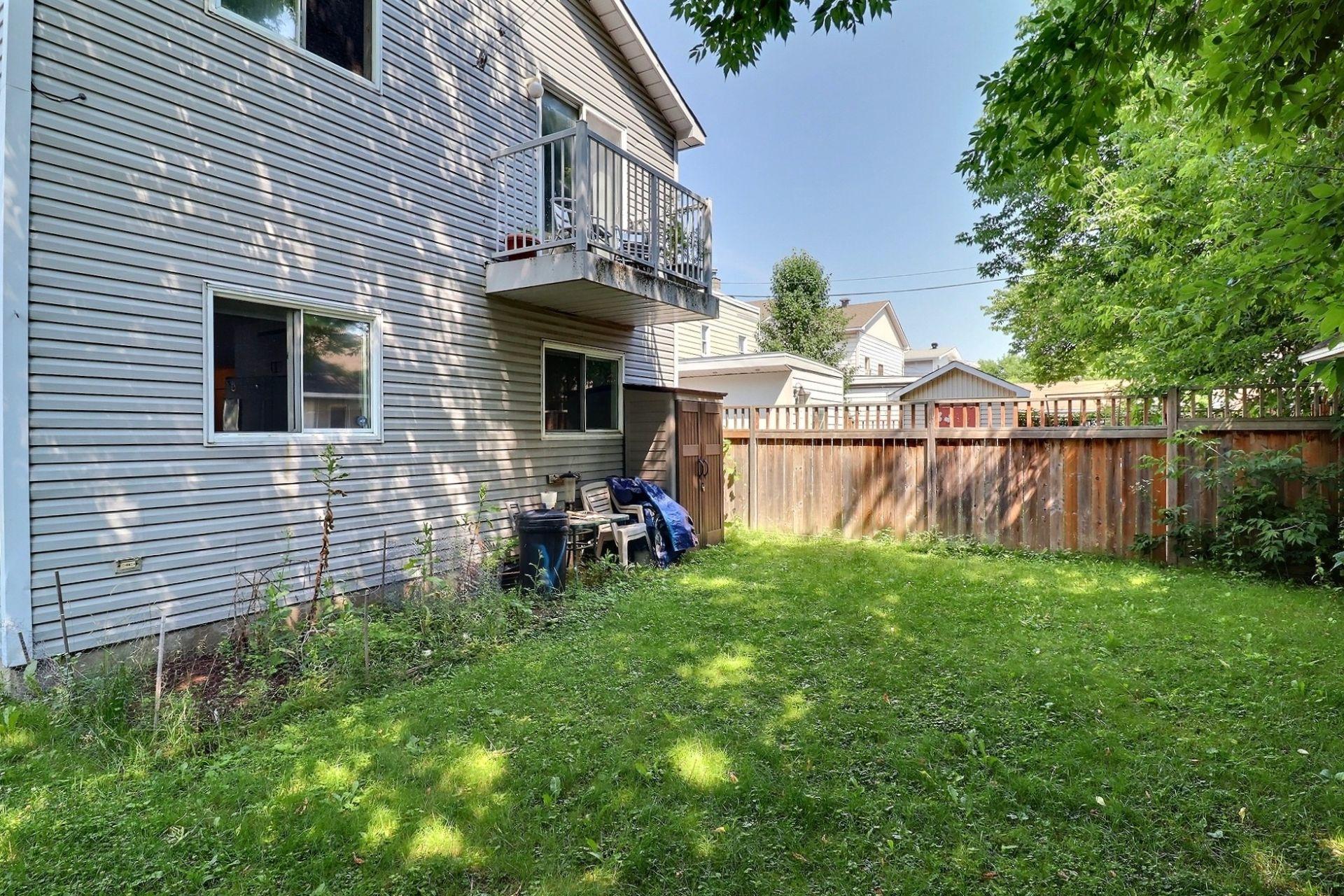









22


Rue Demontigny

,
Gatineau (Hull),




QC
J8Y4L3

