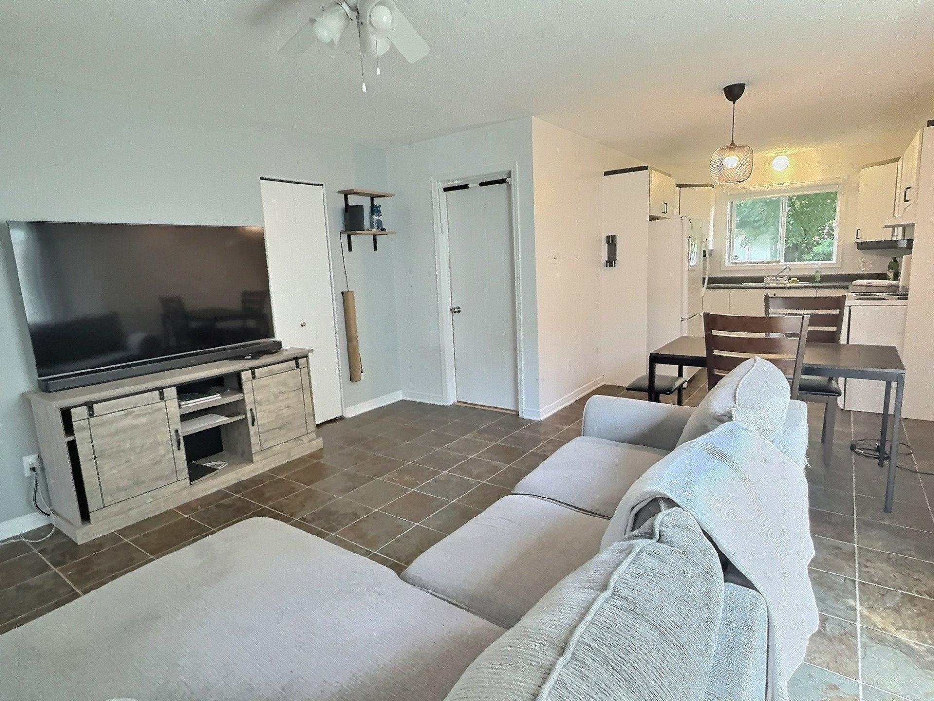 









22


Rue Demontigny

,
Gatineau (Hull),




QC
J8Y4L3


