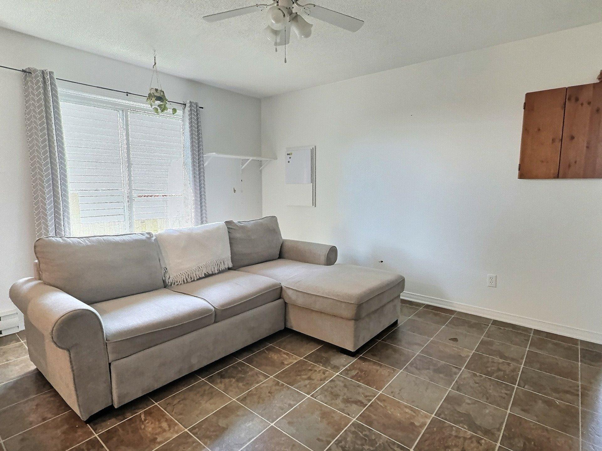 









22


Rue Demontigny

,
Gatineau (Hull),




QC
J8Y4L3

