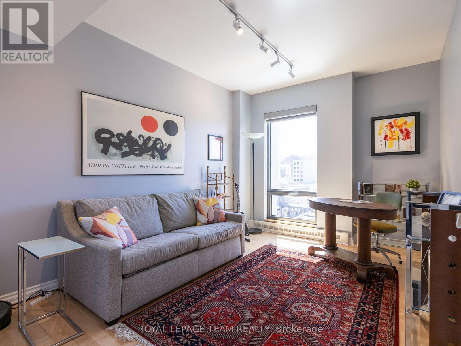 












702 - 90 GEORGE STREET

,
Ottawa,




Ontario
K1N0A8

