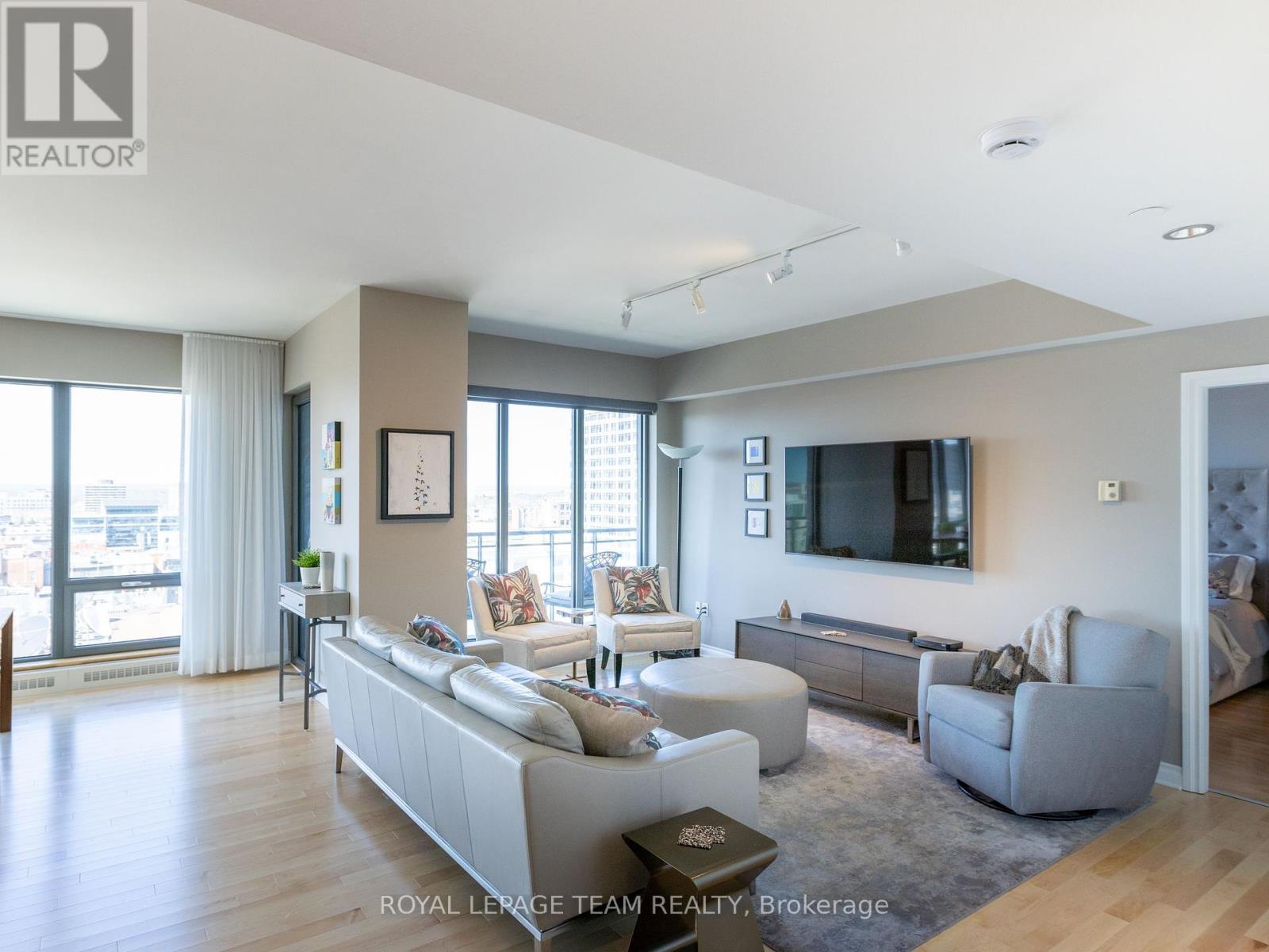 












702 - 90 GEORGE STREET

,
Ottawa,




Ontario
K1N0A8

