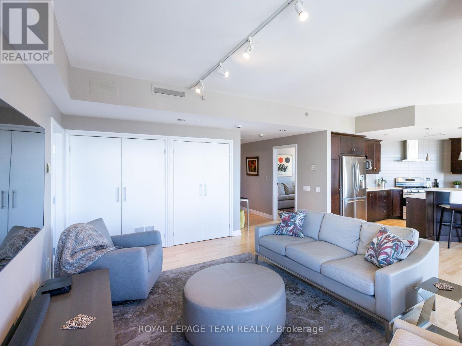 












702 - 90 GEORGE STREET

,
Ottawa,




Ontario
K1N0A8

