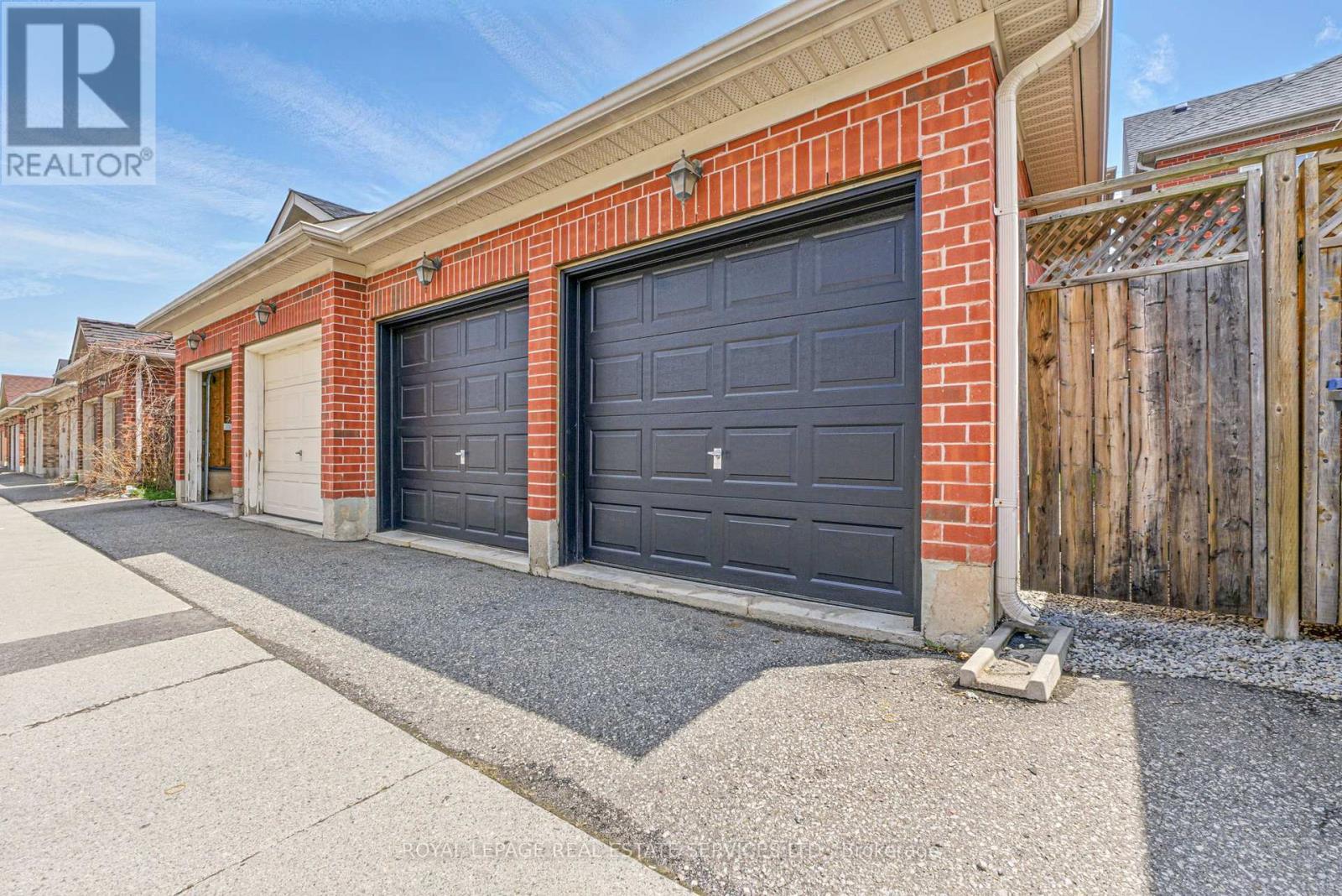 












3349 EGLINTON AVENUE W

,
Mississauga,




Ontario
L5M7W8

