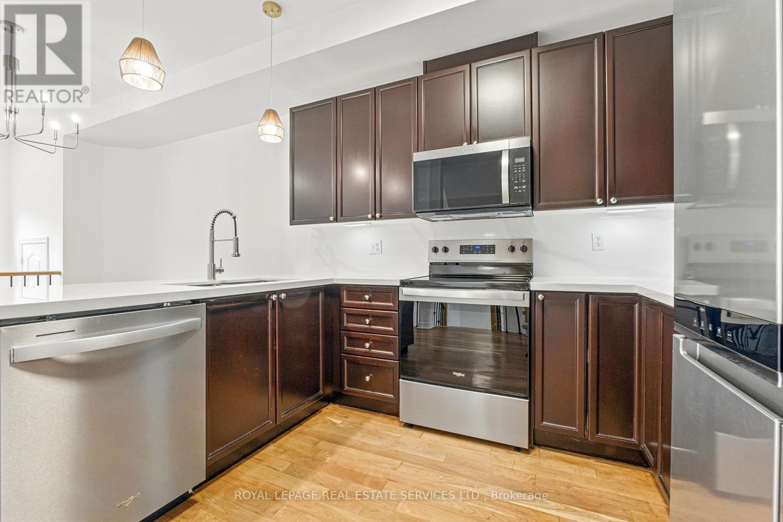 












3349 EGLINTON AVENUE W

,
Mississauga,




Ontario
L5M7W8


