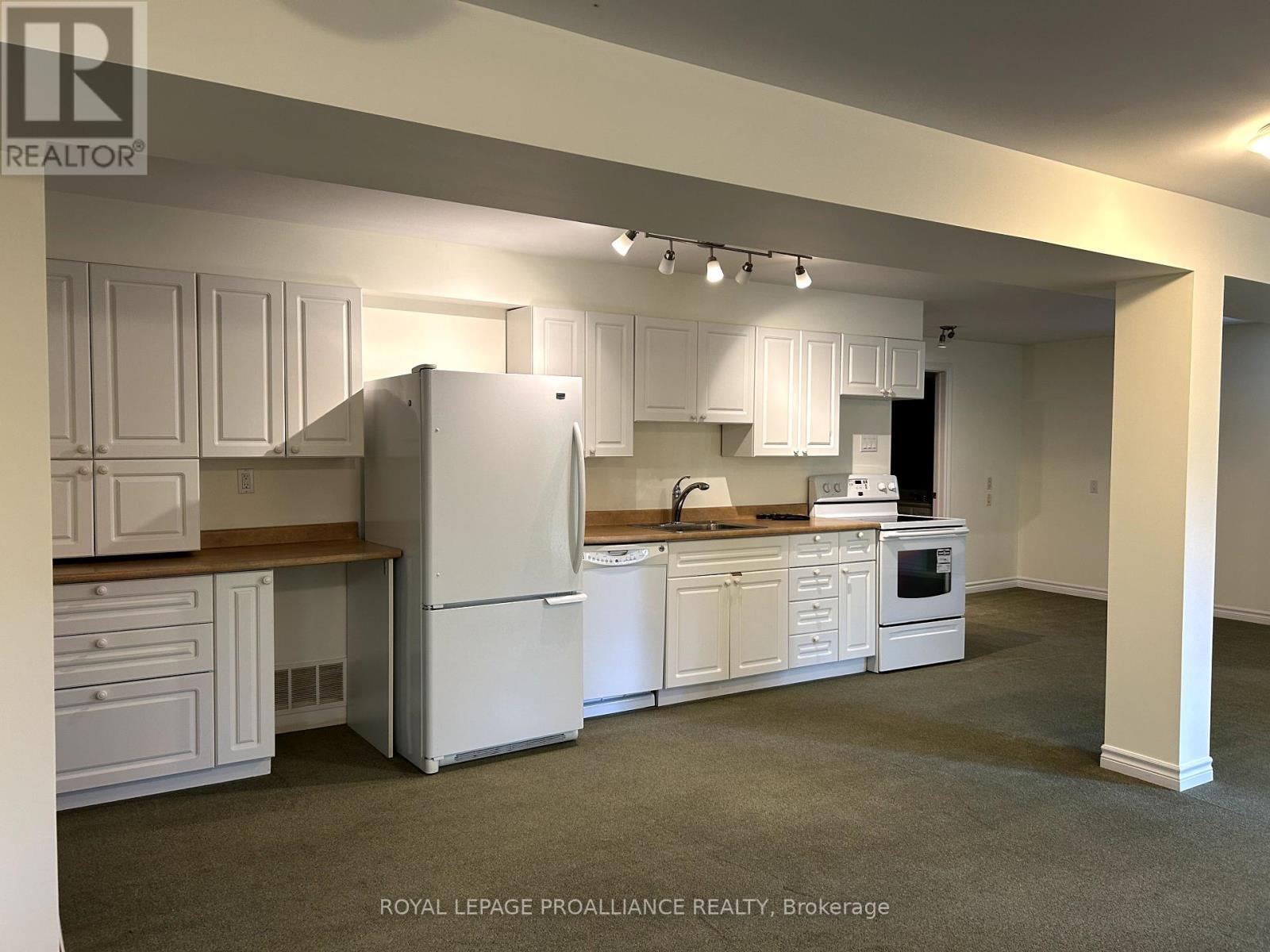 












273 PARKVIEW HILLS DRIVE

,
Cobourg,




Ontario
K9A5S3

