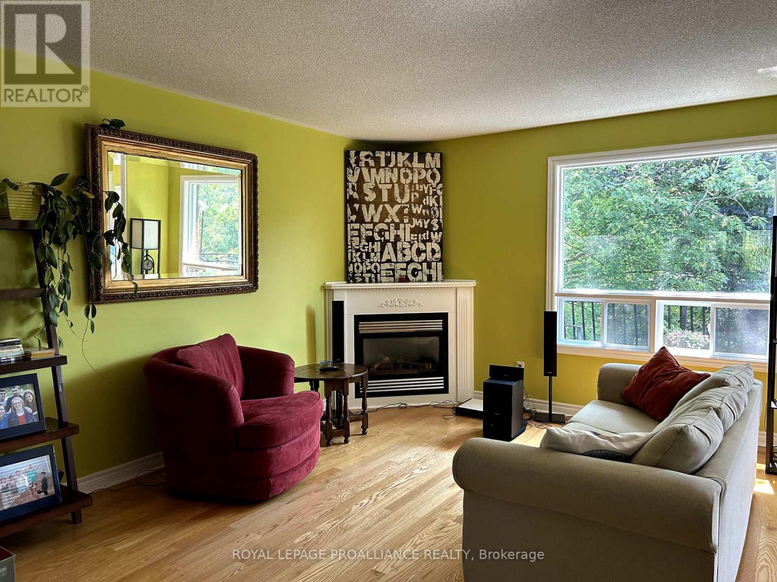 












273 PARKVIEW HILLS DRIVE

,
Cobourg,




Ontario
K9A5S3

