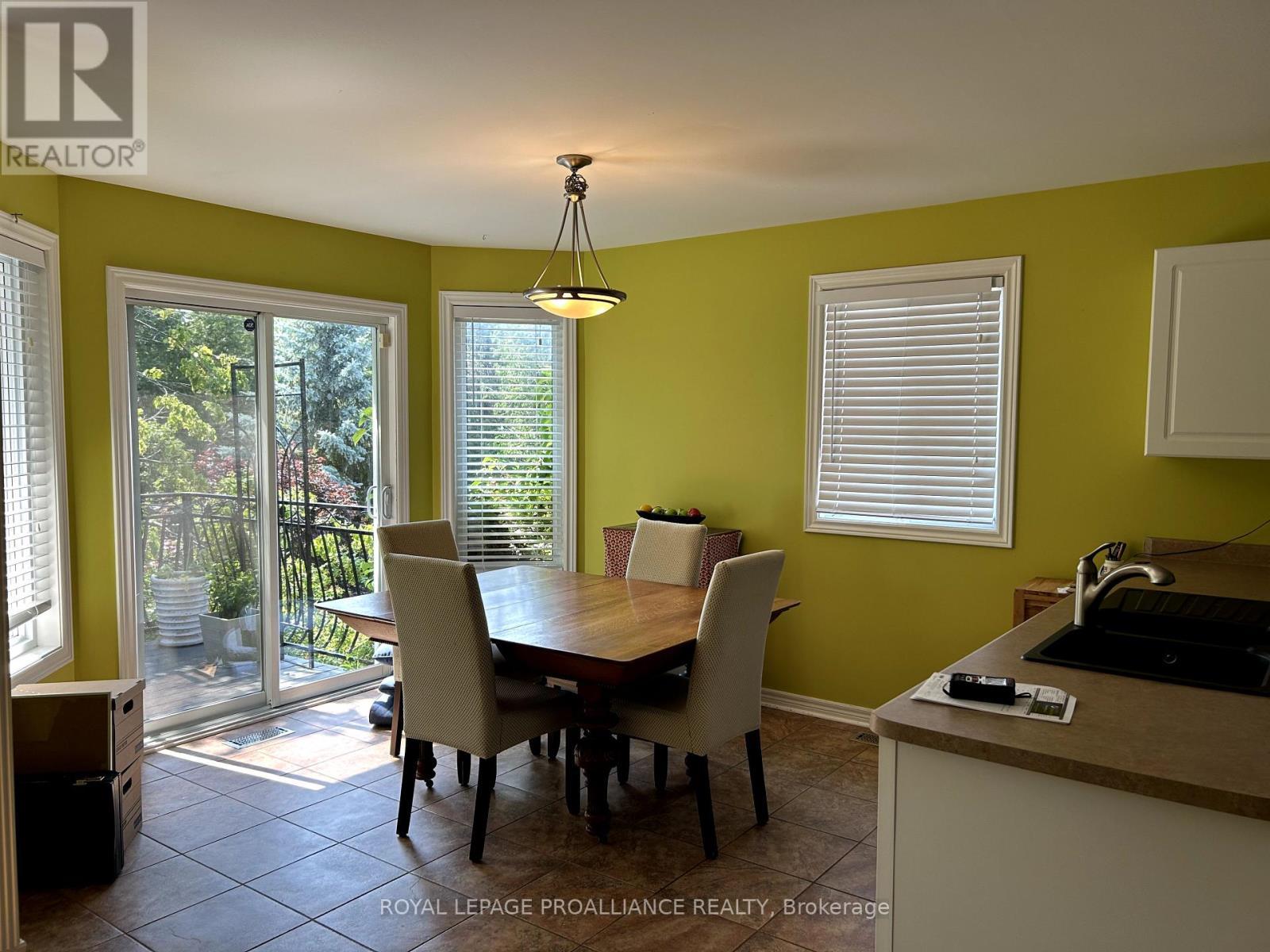 












273 PARKVIEW HILLS DRIVE

,
Cobourg,




Ontario
K9A5S3

