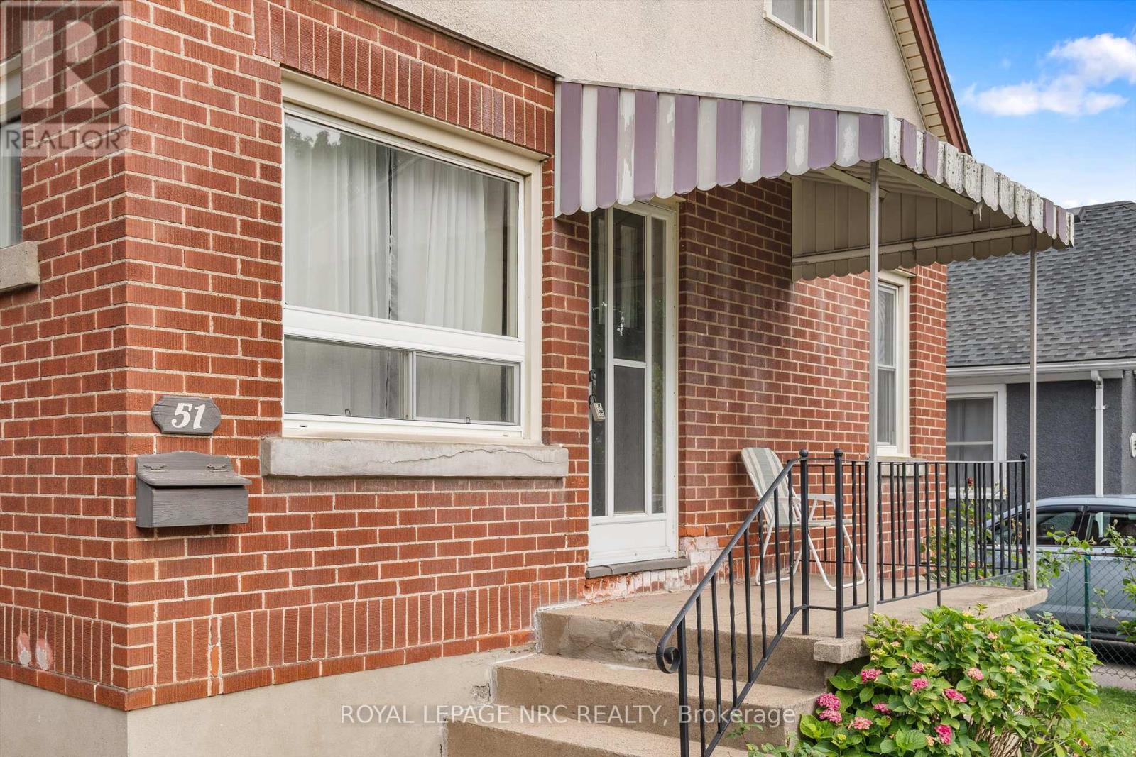 












51 CURRIE STREET

,
St. Catharines (Facer),




Ontario
L2M5M9

