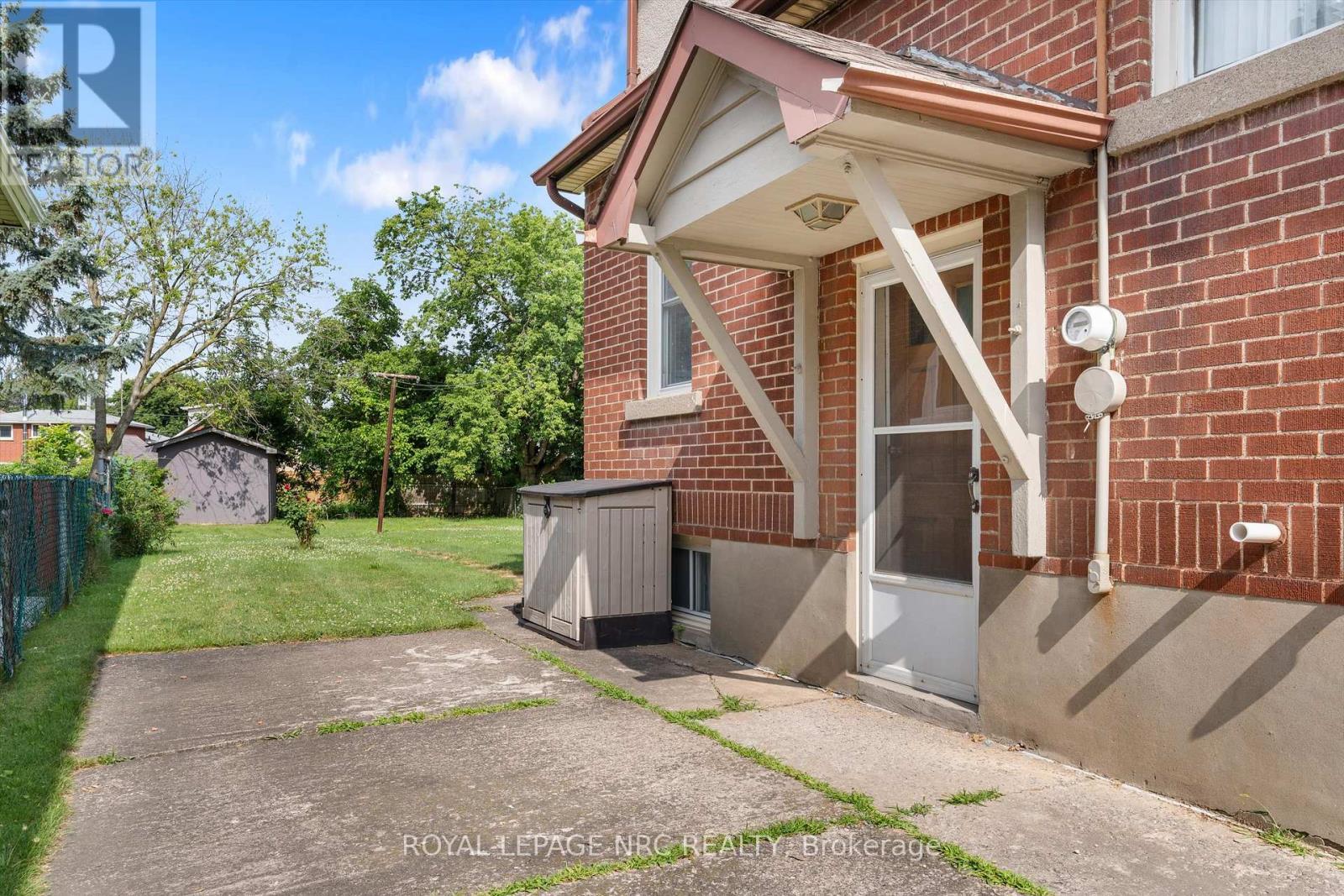 












51 CURRIE STREET

,
St. Catharines (Facer),




Ontario
L2M5M9

