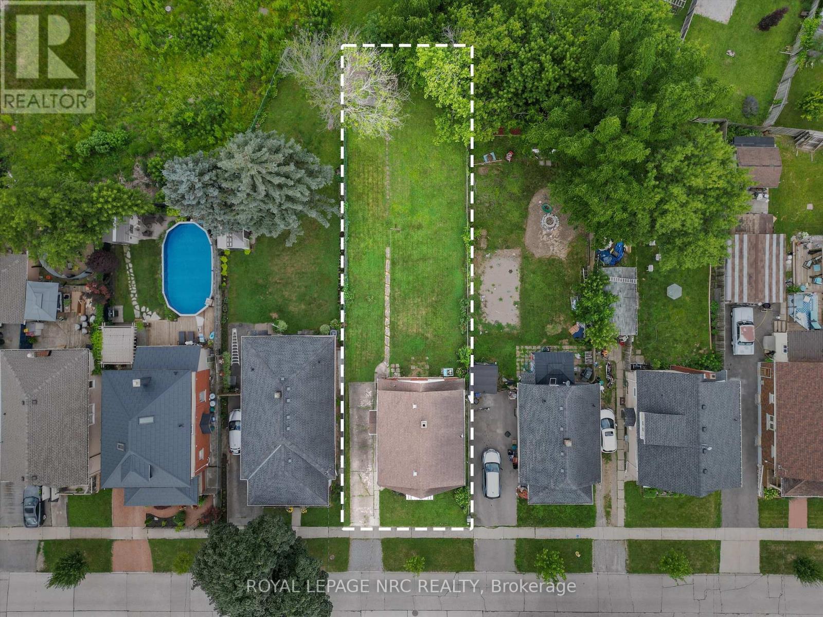 












51 CURRIE STREET

,
St. Catharines (Facer),




Ontario
L2M5M9

