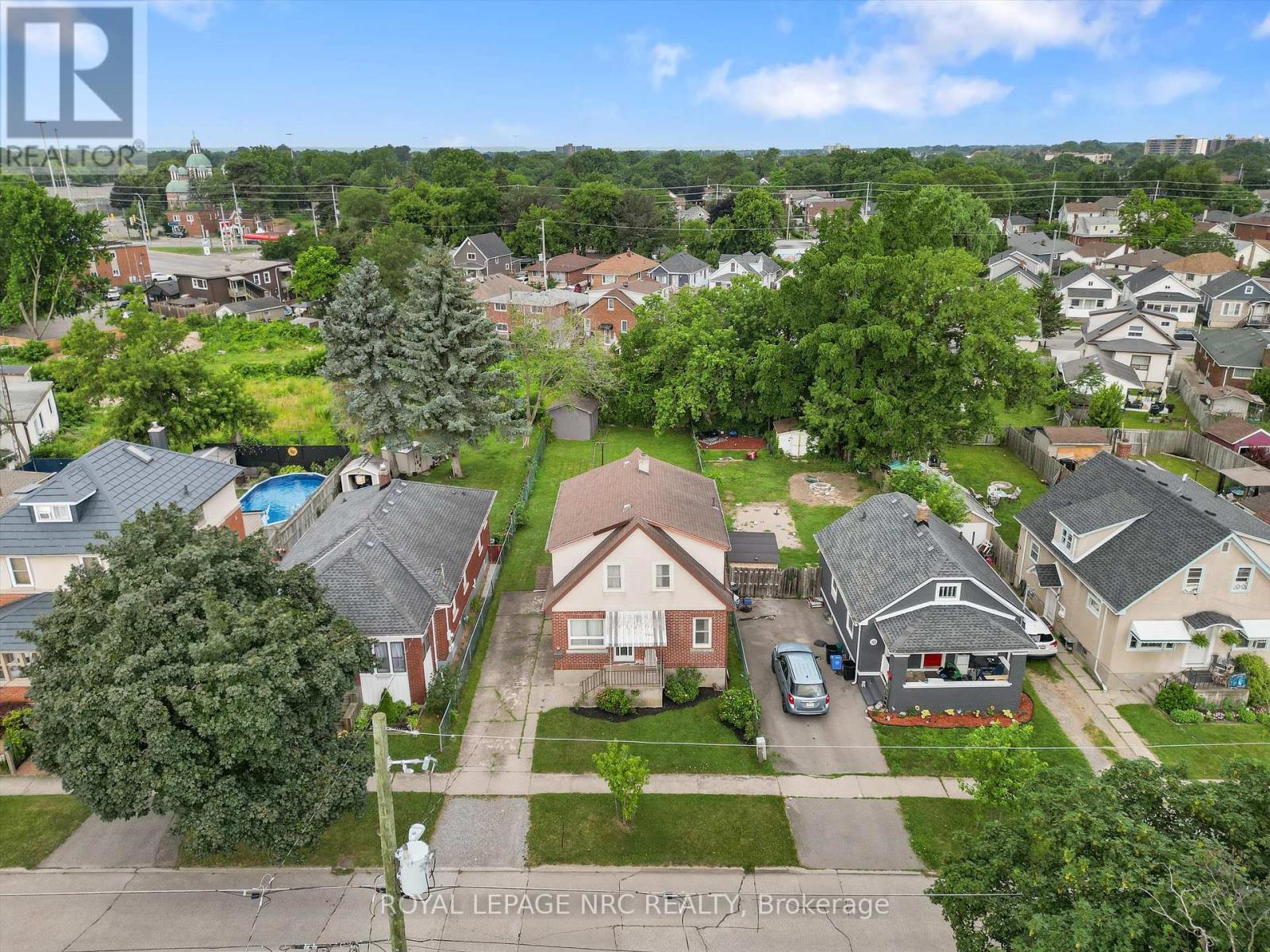












51 CURRIE STREET

,
St. Catharines (Facer),




Ontario
L2M5M9

