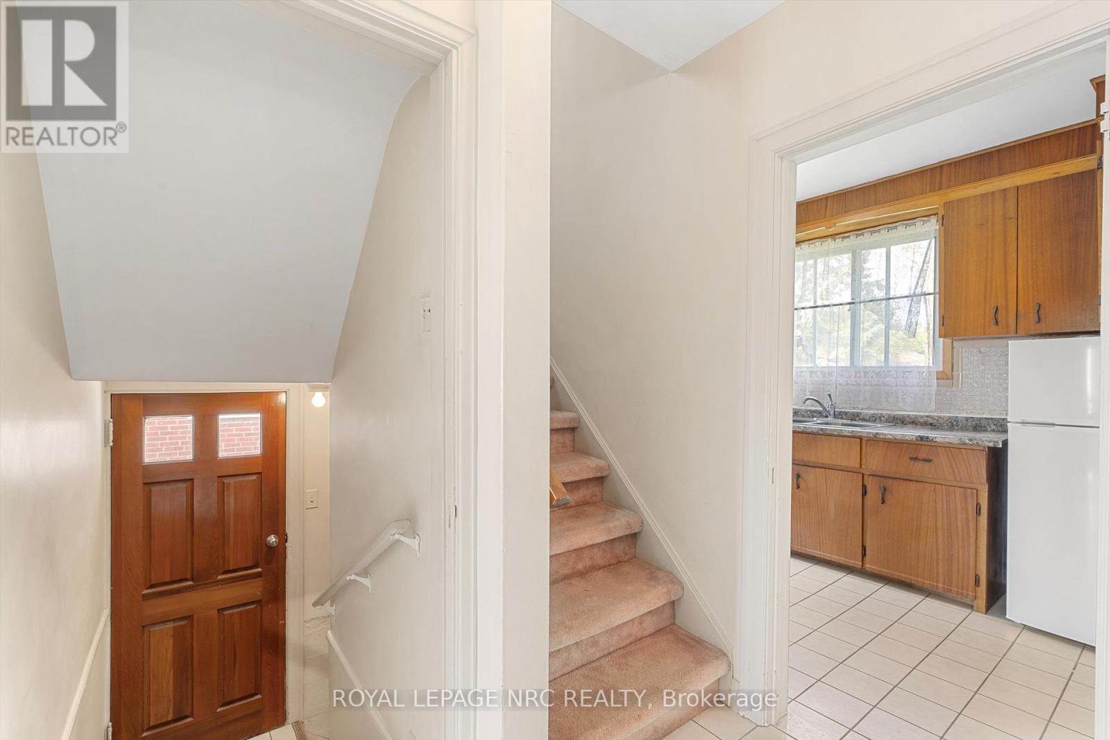 












51 CURRIE STREET

,
St. Catharines (Facer),




Ontario
L2M5M9

