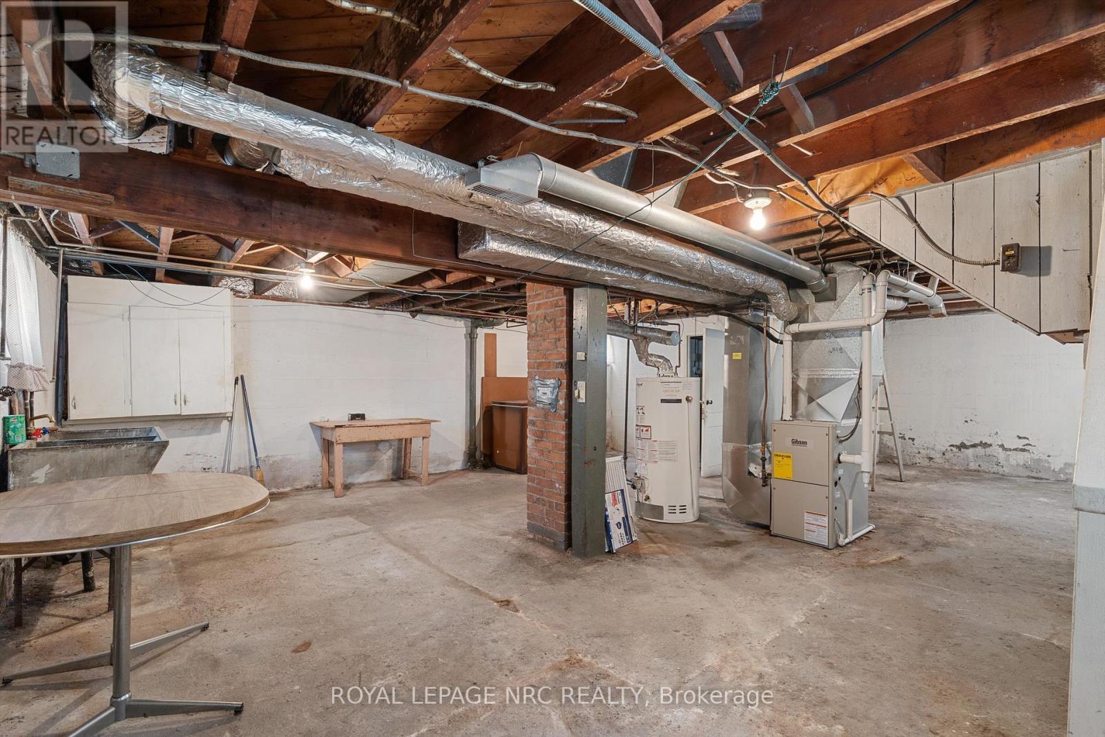 












51 CURRIE STREET

,
St. Catharines (Facer),




Ontario
L2M5M9

