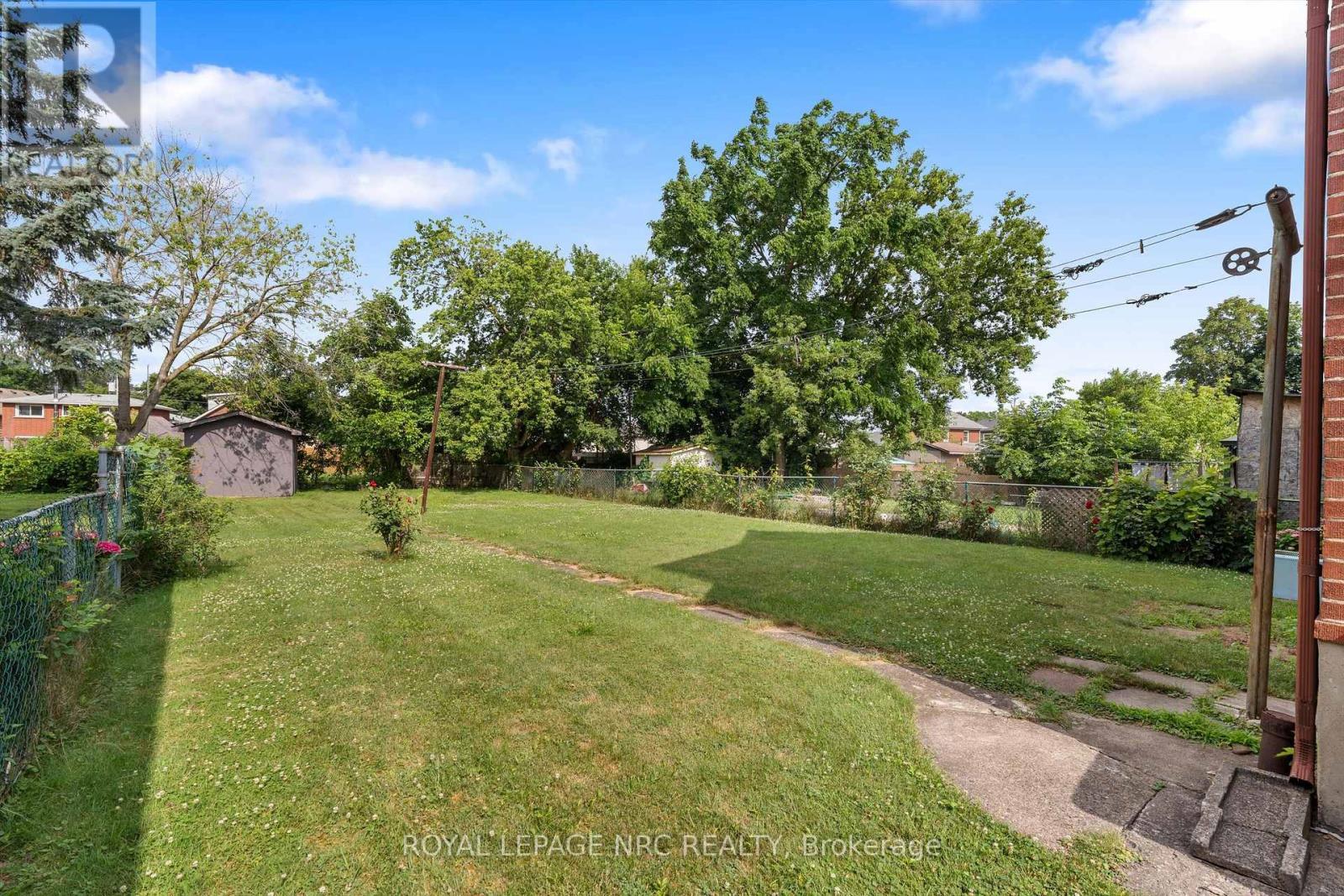 












51 CURRIE STREET

,
St. Catharines (Facer),




Ontario
L2M5M9

