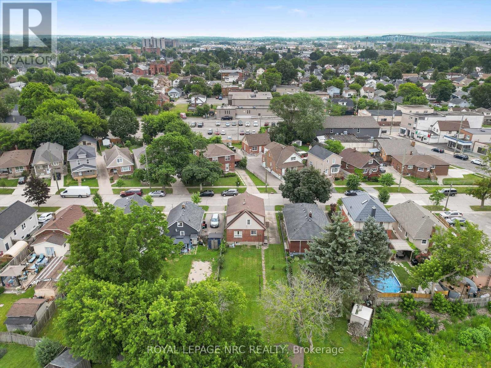












51 CURRIE STREET

,
St. Catharines (Facer),




Ontario
L2M5M9

