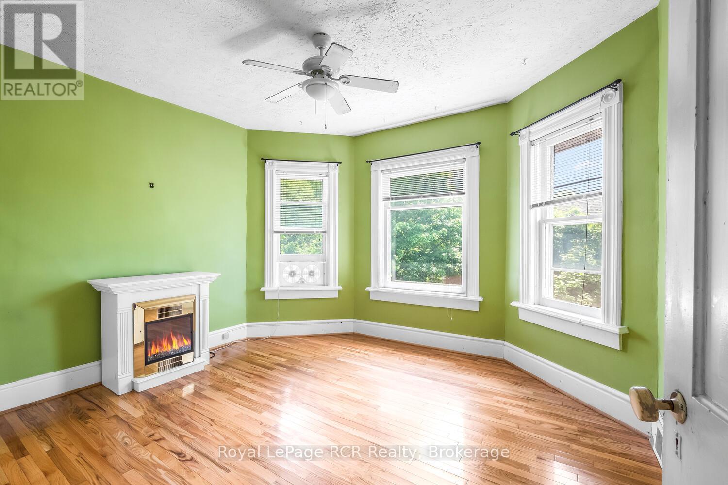 












391 BROWN STREET

,
South Bruce Peninsula,




Ontario
N0H2T0

