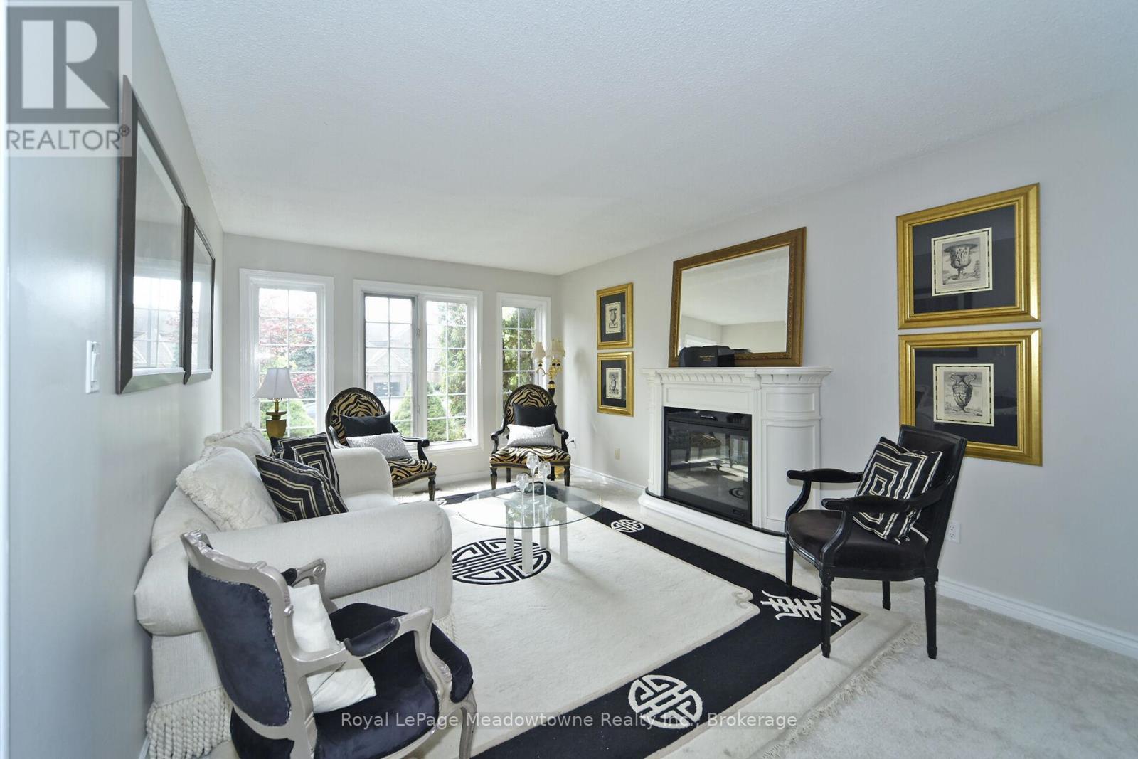 












30 MILLRUN CRESCENT N

,
Vaughan (Islington Woods),




Ontario
L4H1A4

