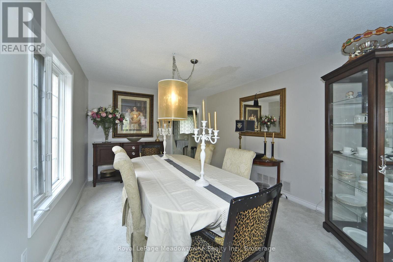 












30 MILLRUN CRESCENT N

,
Vaughan (Islington Woods),




Ontario
L4H1A4

