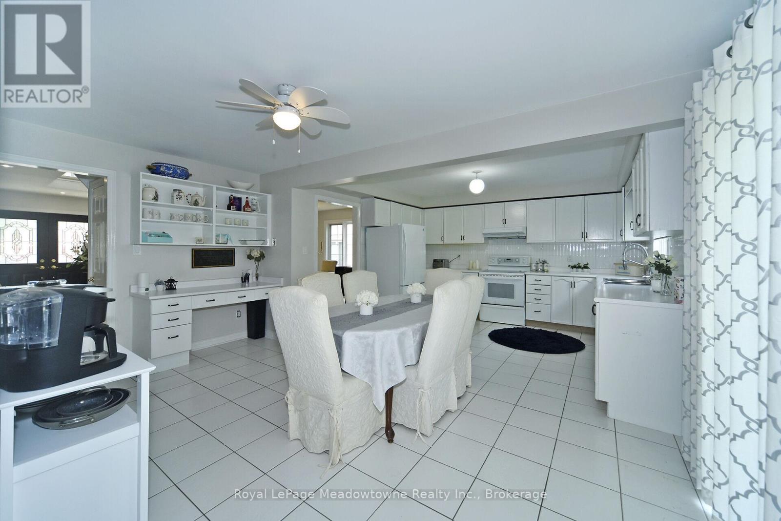 












30 MILLRUN CRESCENT N

,
Vaughan (Islington Woods),




Ontario
L4H1A4

