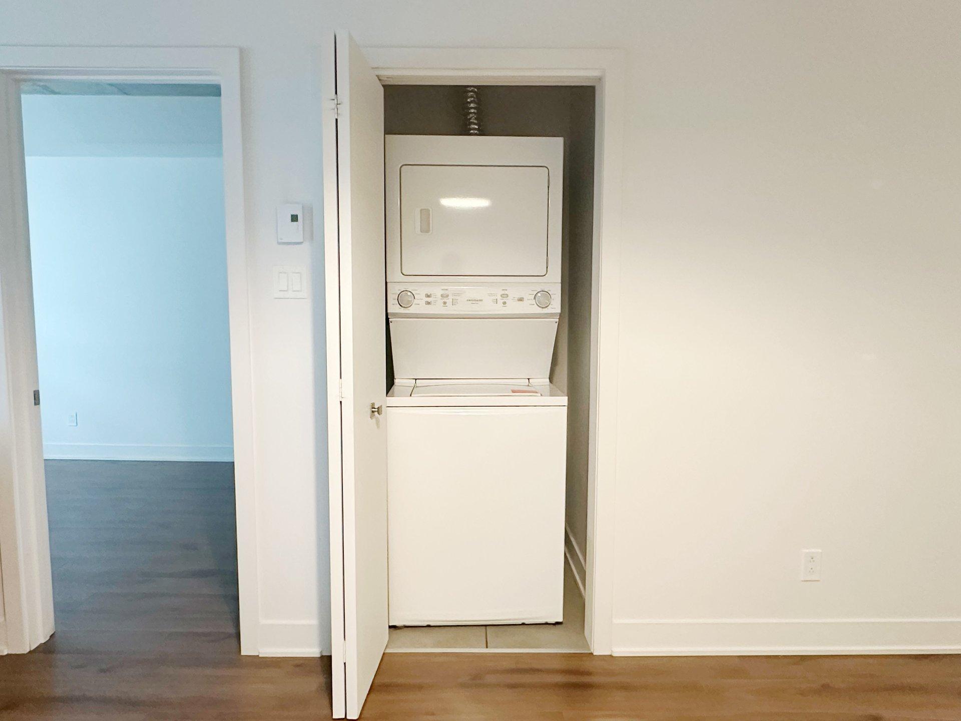 









6780


Boul. Newman

, 606,
Montréal (LaSalle),




QC
H8N0H5

