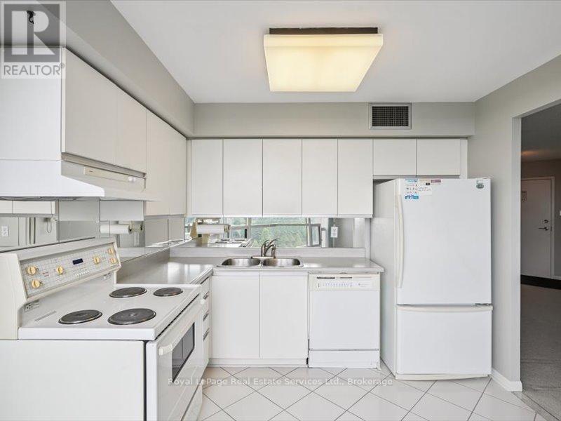 












910 - 10 LAURELCREST STREET

,
Brampton (Queen Street Corridor),




Ontario
L6S5Y3

