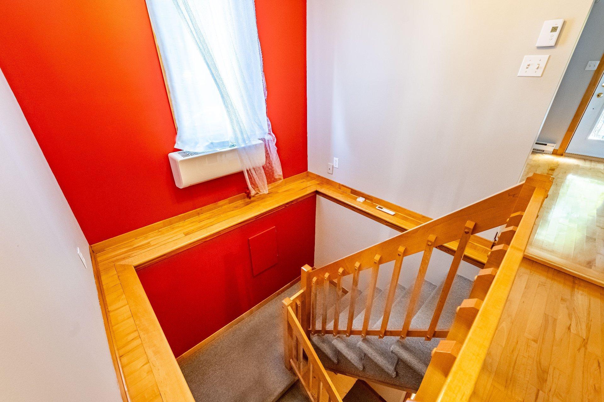 









575


Rue Poupart

,
La Prairie,




QC
J5R2V3

