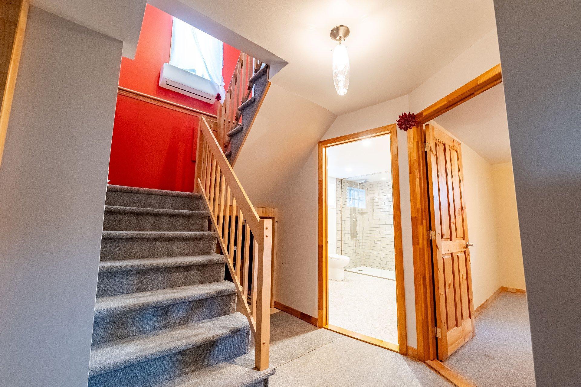 









575


Rue Poupart

,
La Prairie,




QC
J5R2V3

