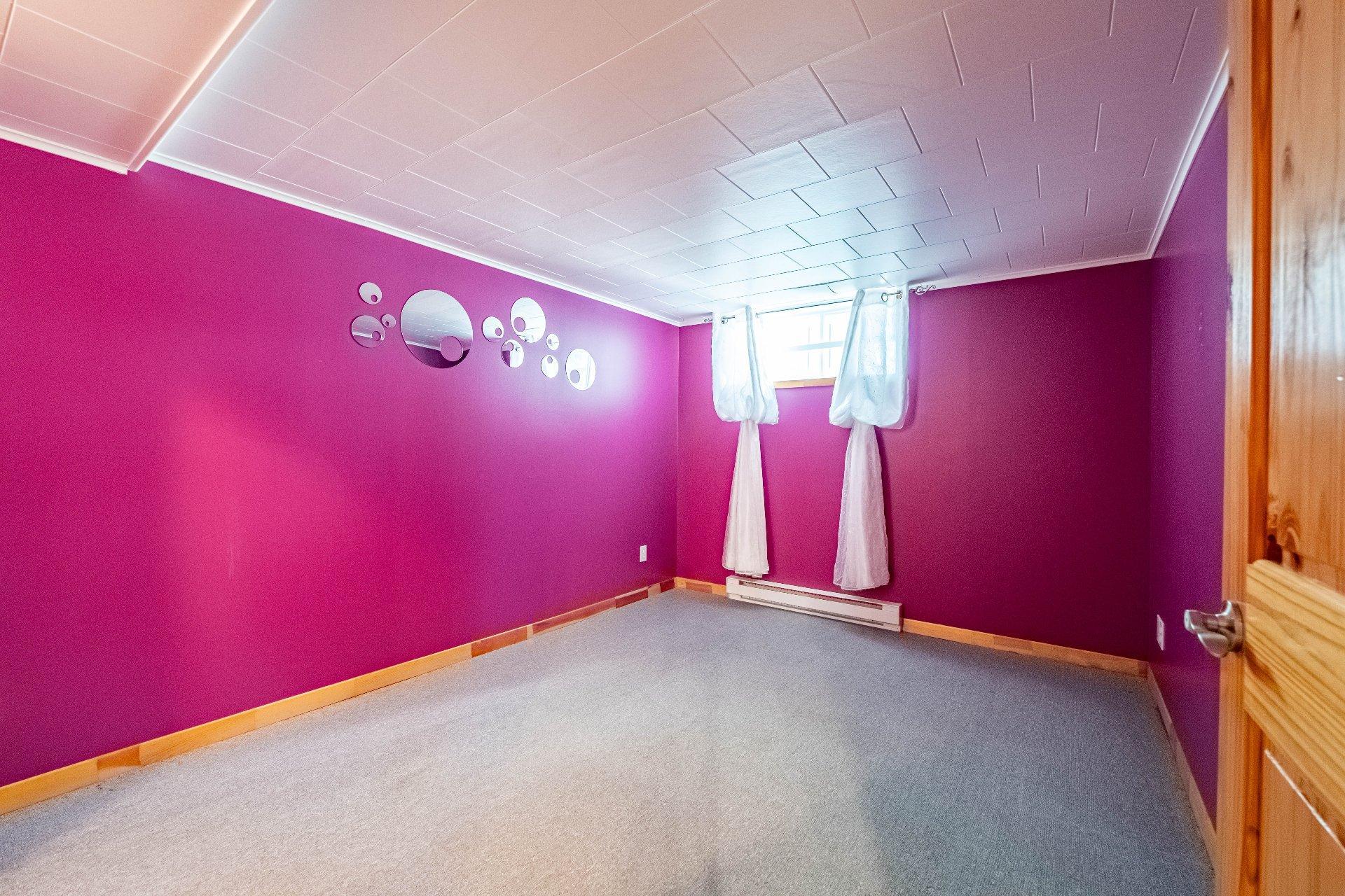 









575


Rue Poupart

,
La Prairie,




QC
J5R2V3

