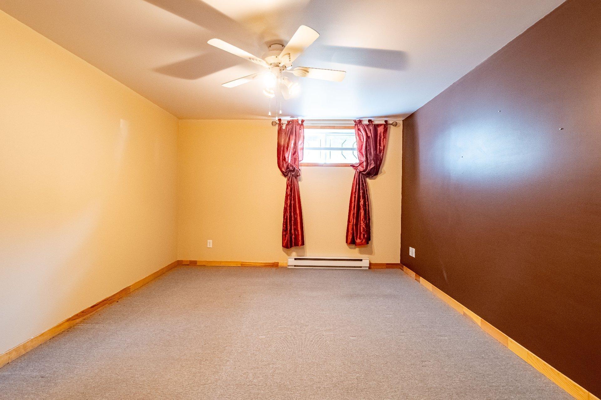 









575


Rue Poupart

,
La Prairie,




QC
J5R2V3

