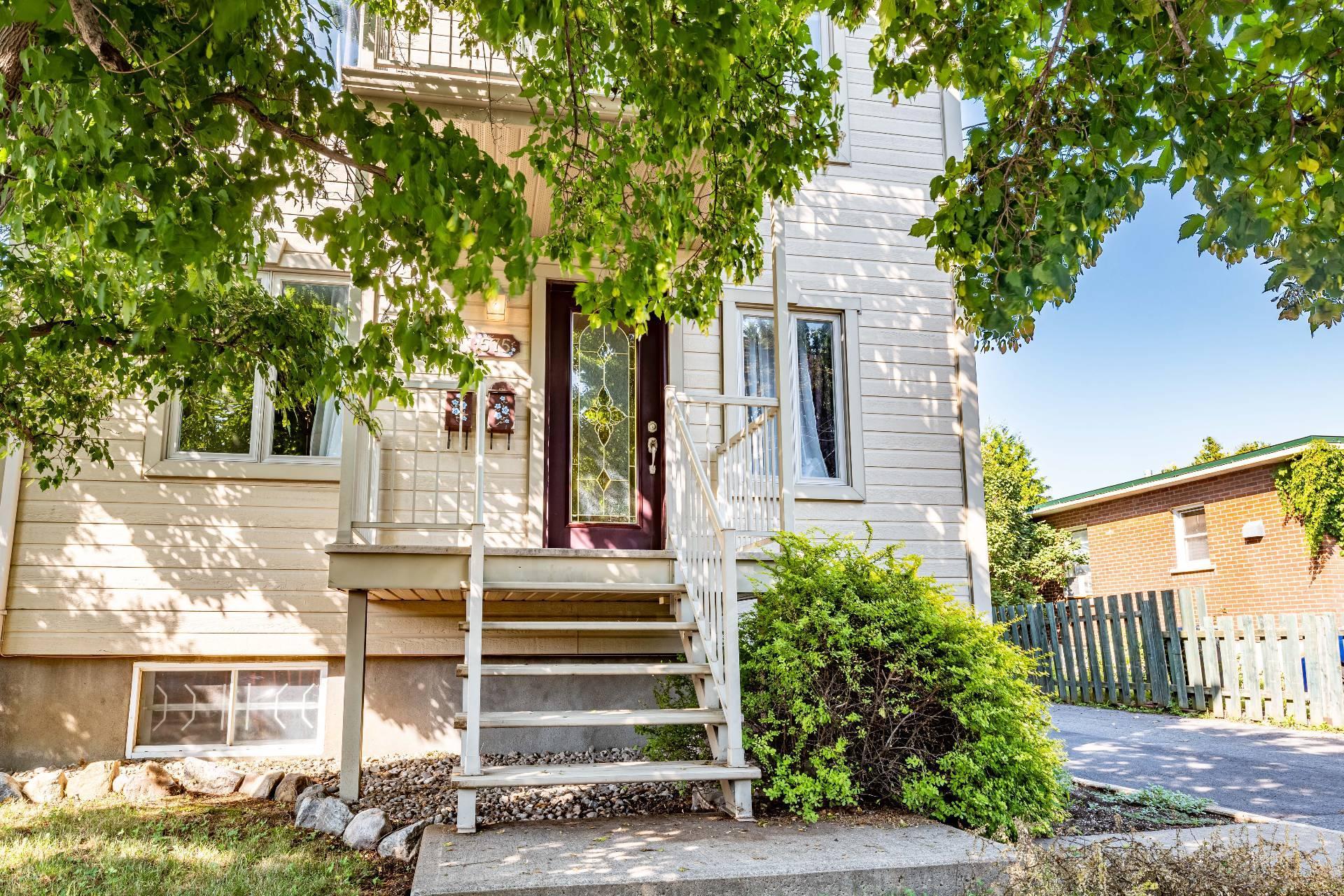 









575


Rue Poupart

,
La Prairie,




QC
J5R2V3

