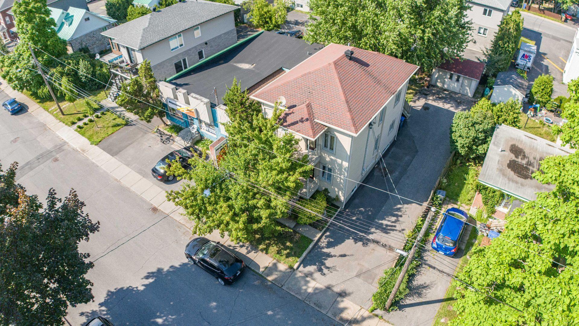 









575


Rue Poupart

,
La Prairie,




QC
J5R2V3

