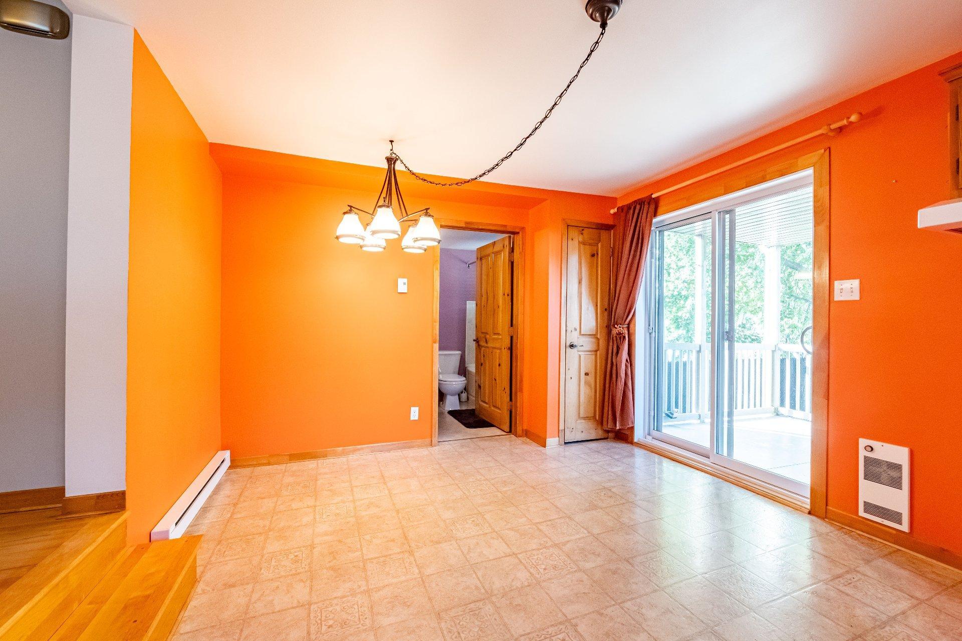 









575


Rue Poupart

,
La Prairie,




QC
J5R2V3


