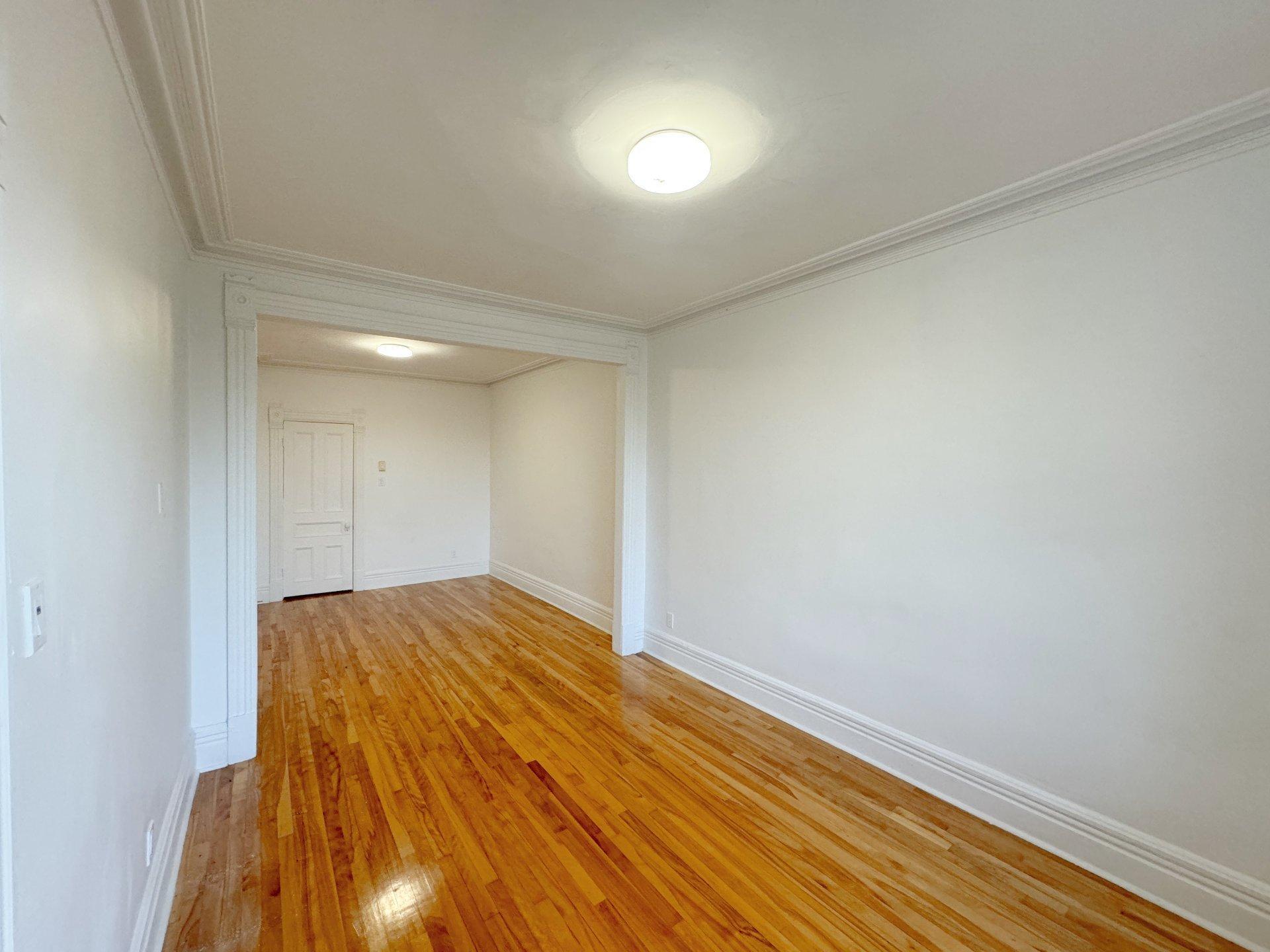 









95


Rue Troy

,
Montréal (Verdun/Île-des-Soeurs),




QC
H4G3C6

