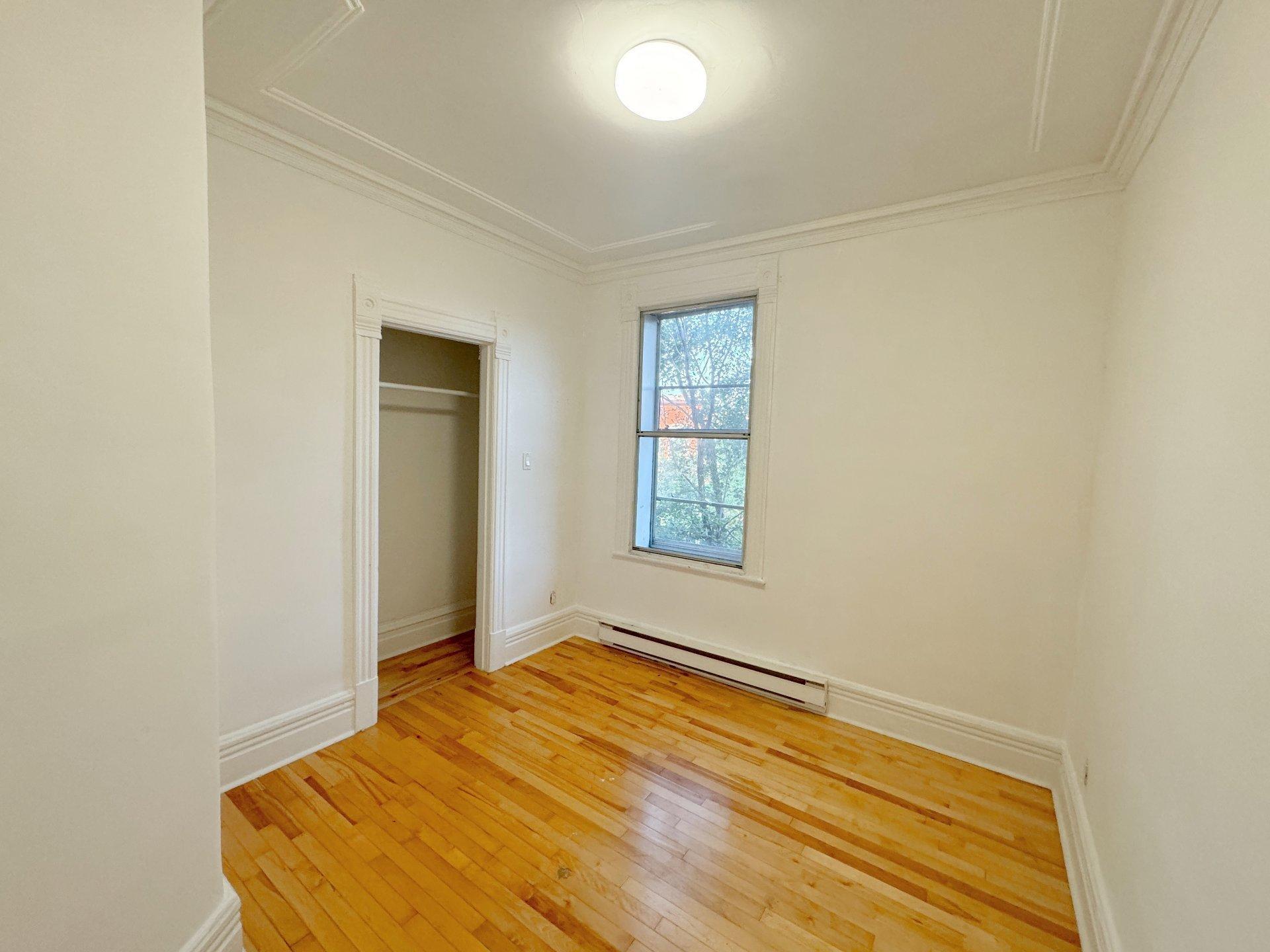 









95


Rue Troy

,
Montréal (Verdun/Île-des-Soeurs),




QC
H4G3C6

