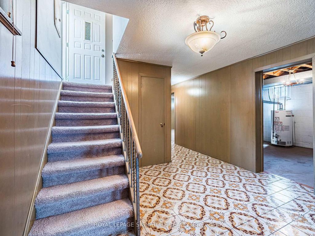 









125


Decarie

Circle,
Toronto,




ON
M9B 3J6

